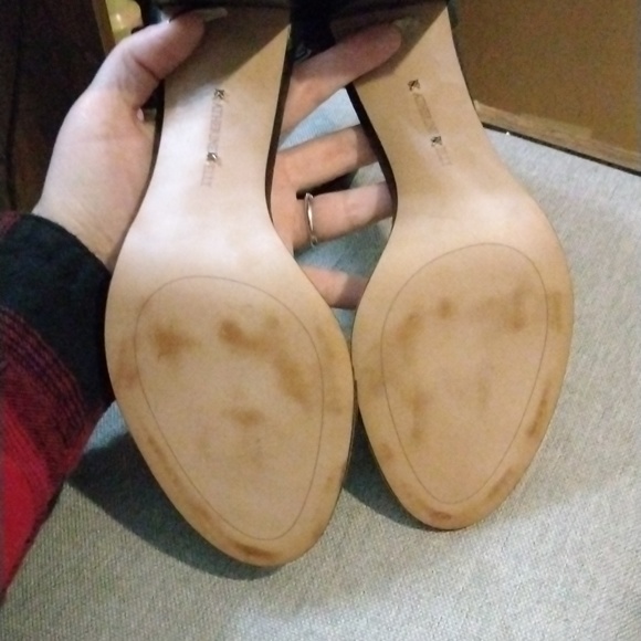 Katherine Kelly Heels 👠 - Picture 4 of 6